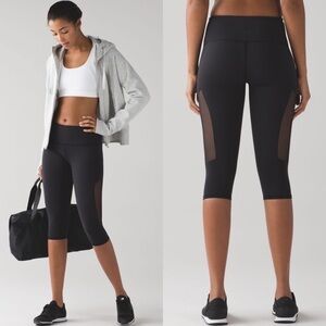 Lululemon Yoga Perforated Seamless Reveal Crop (15") Black Capri Tights 6